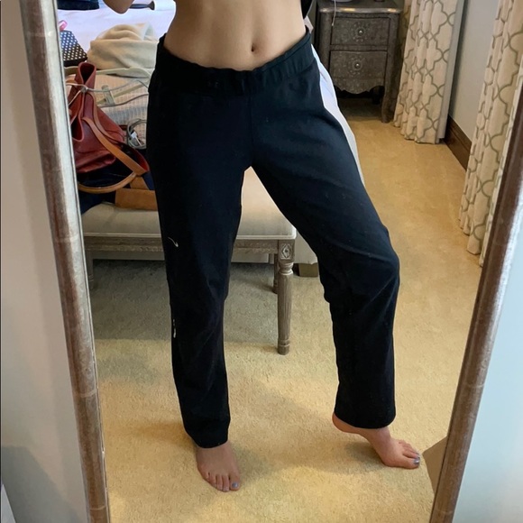 Nike Joggers - Picture 2 of 4